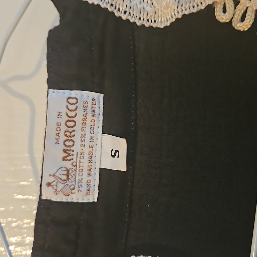 Vintage black with white embroidery Moroccan dress size: small - Picture 3 of 8